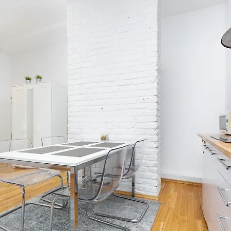 Centre Poznanska With Air-conditioning By Renters ワルシャワ